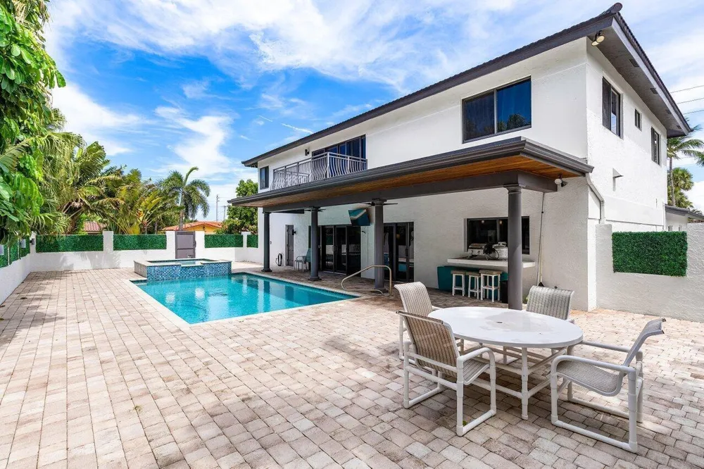 811 SE 31st Street Boca Raton, FL 33432