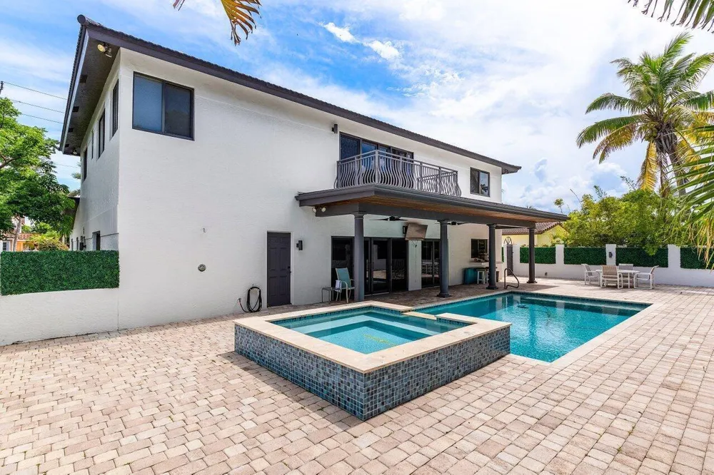811 SE 31st Street Boca Raton, FL 33432