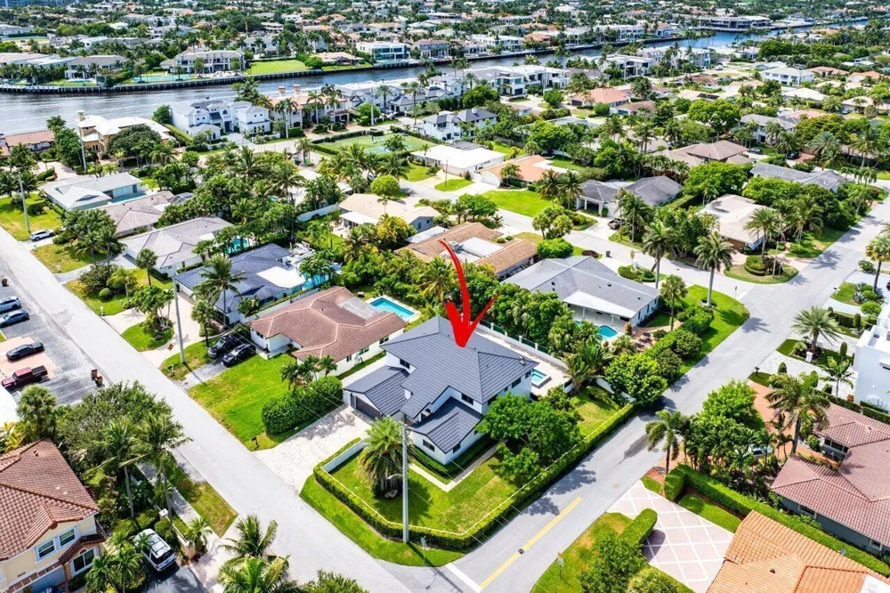 811 SE 31st Street Boca Raton, FL 33432