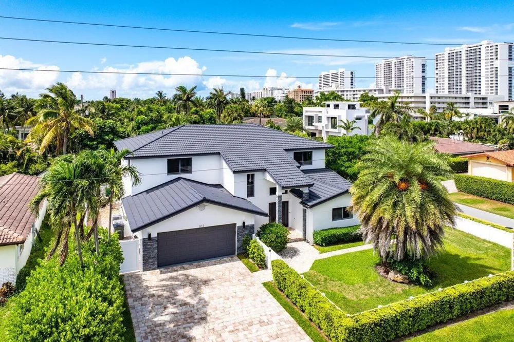 811 SE 31st Street Boca Raton, FL 33432