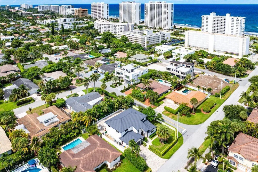 811 SE 31st Street Boca Raton, FL 33432