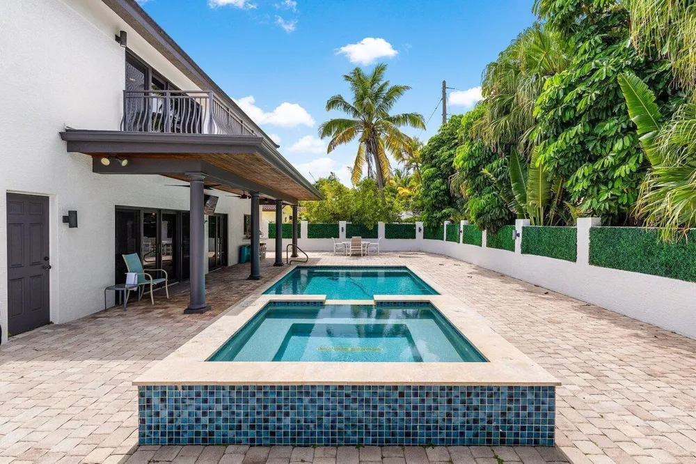 811 SE 31st Street Boca Raton, FL 33432