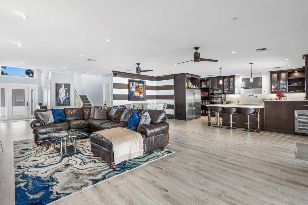 811 SE 31st Street Boca Raton, FL 33432