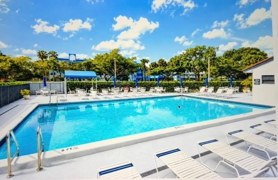 4721 Lucerne Lakes Boulevard E #725 Lake Worth, FL 33467