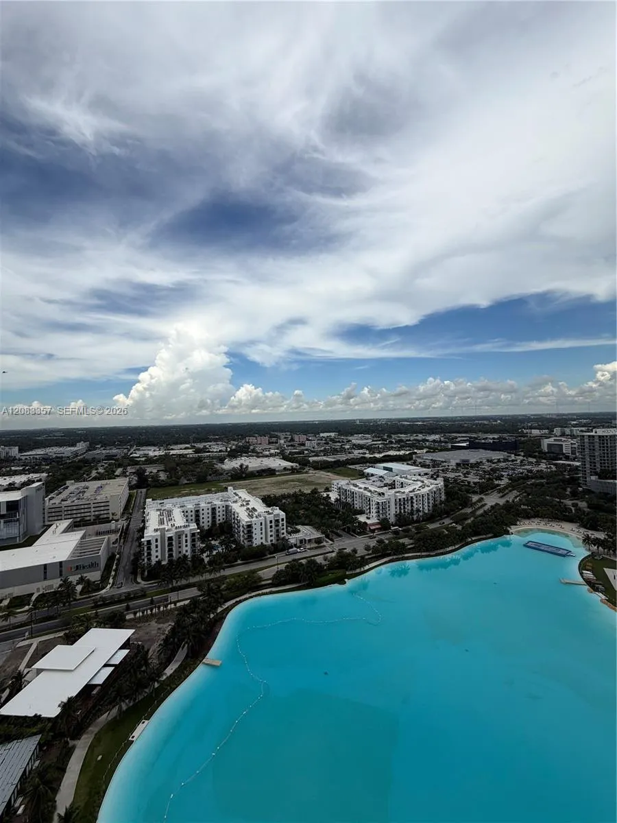 2411 Laguna Cir #2508 North Miami, FL 33181