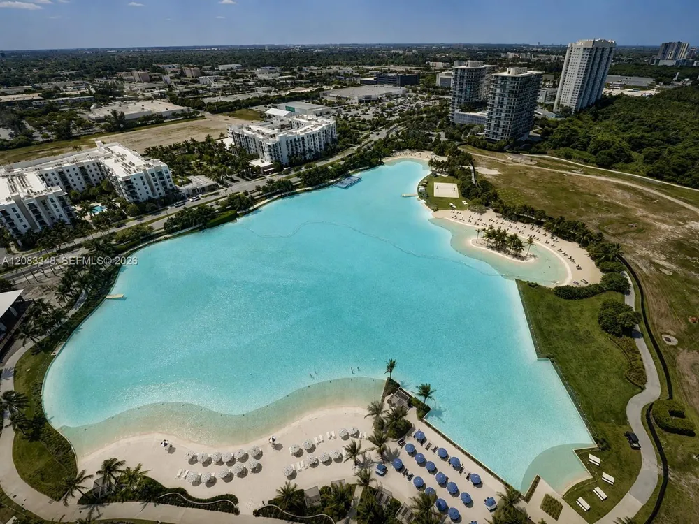 2411 Laguna Cir #2307 North Miami, FL 33181