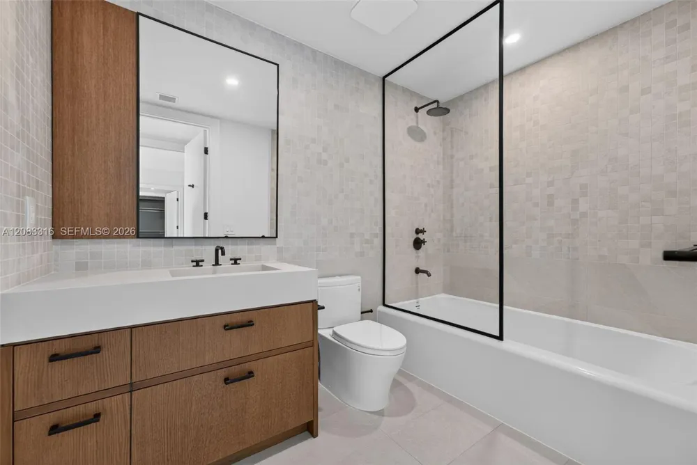 2200 Brickell Avenue #315 Miami, FL 33129