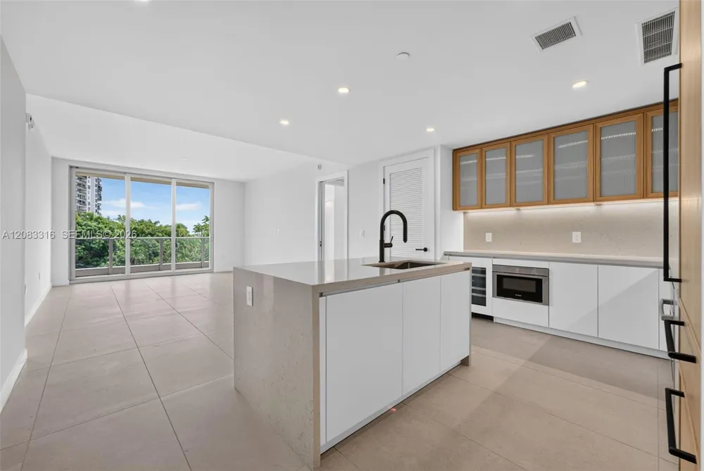 2200 Brickell Avenue #315 Miami, FL 33129