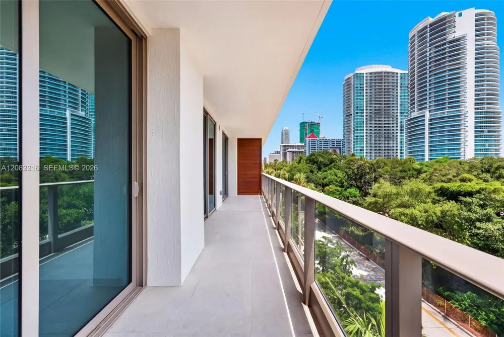 2200 Brickell Avenue #315 Miami, FL 33129