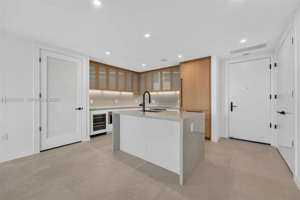 2200 Brickell Avenue #315 Miami, FL 33129