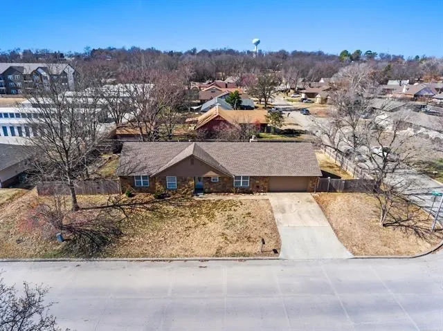 1631 Valley Parkway Claremore, OK 74017