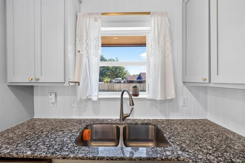 1631 Valley Parkway Claremore, OK 74017