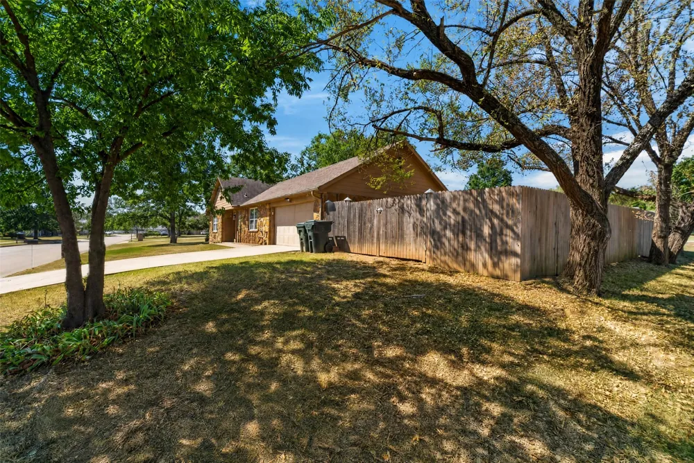 1631 Valley Parkway Claremore, OK 74017