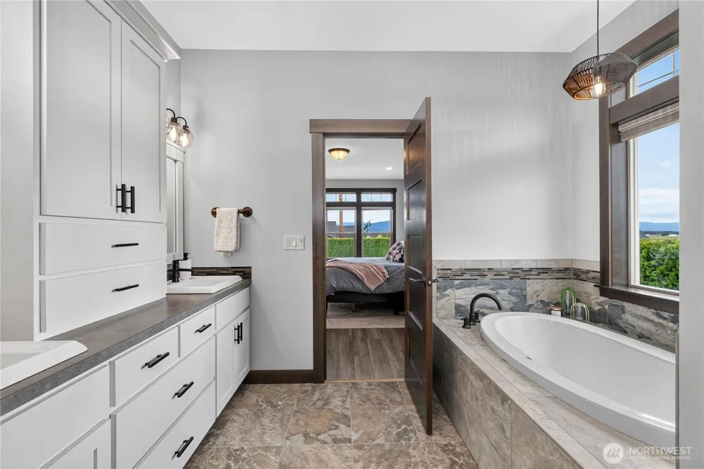 1348 Larkspur Street Lynden, WA 98264