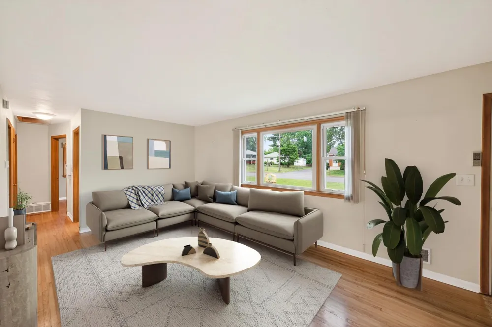 1283 Burke Avenue E Maplewood, MN 55109