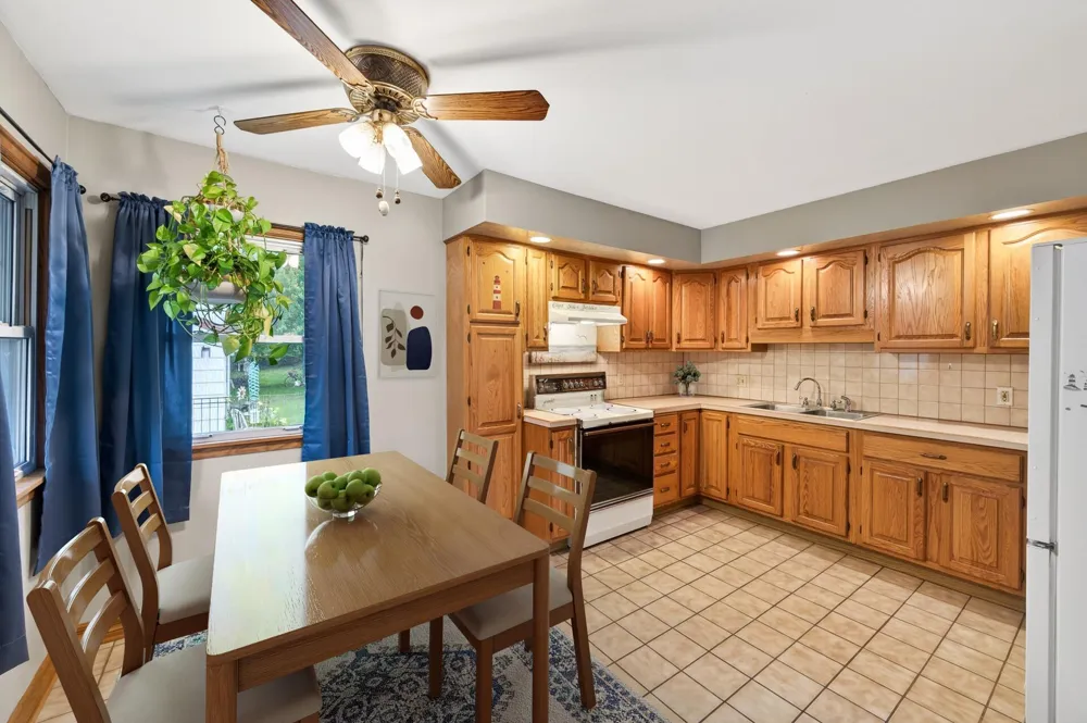 1283 Burke Avenue E Maplewood, MN 55109