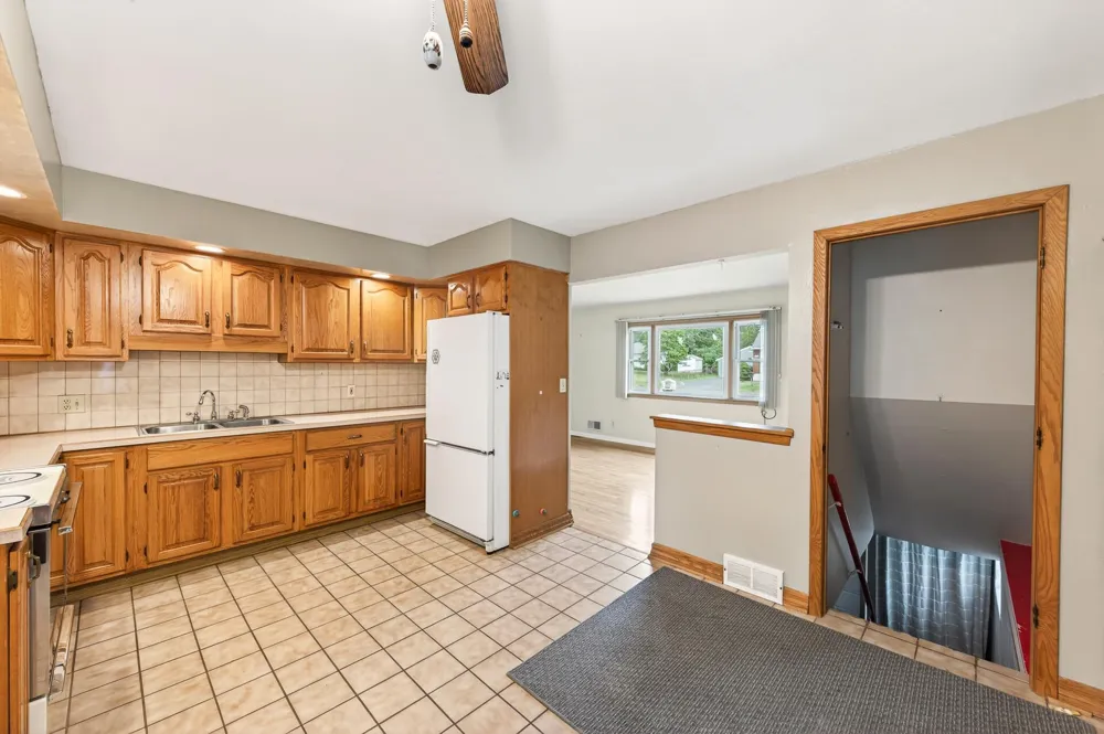 1283 Burke Avenue E Maplewood, MN 55109