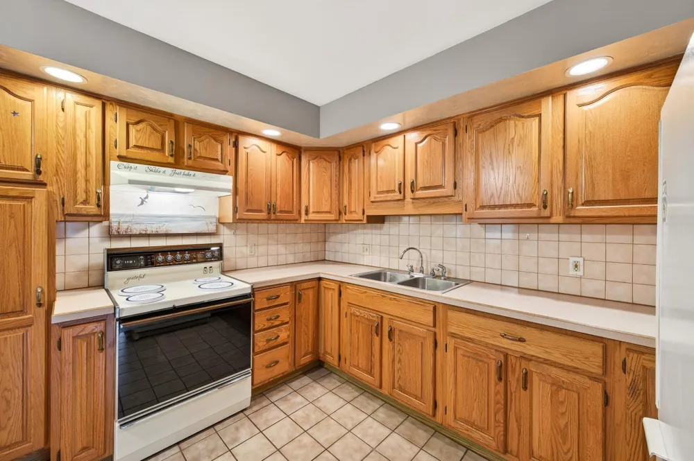 1283 Burke Avenue E Maplewood, MN 55109