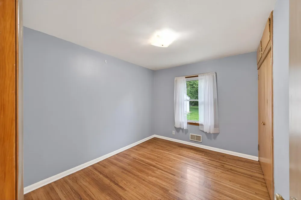 1283 Burke Avenue E Maplewood, MN 55109