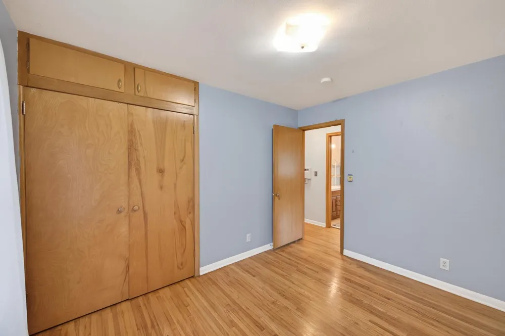 1283 Burke Avenue E Maplewood, MN 55109