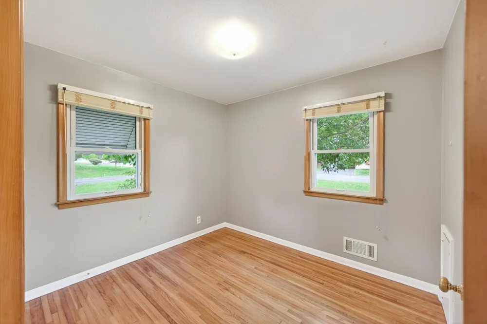 1283 Burke Avenue E Maplewood, MN 55109