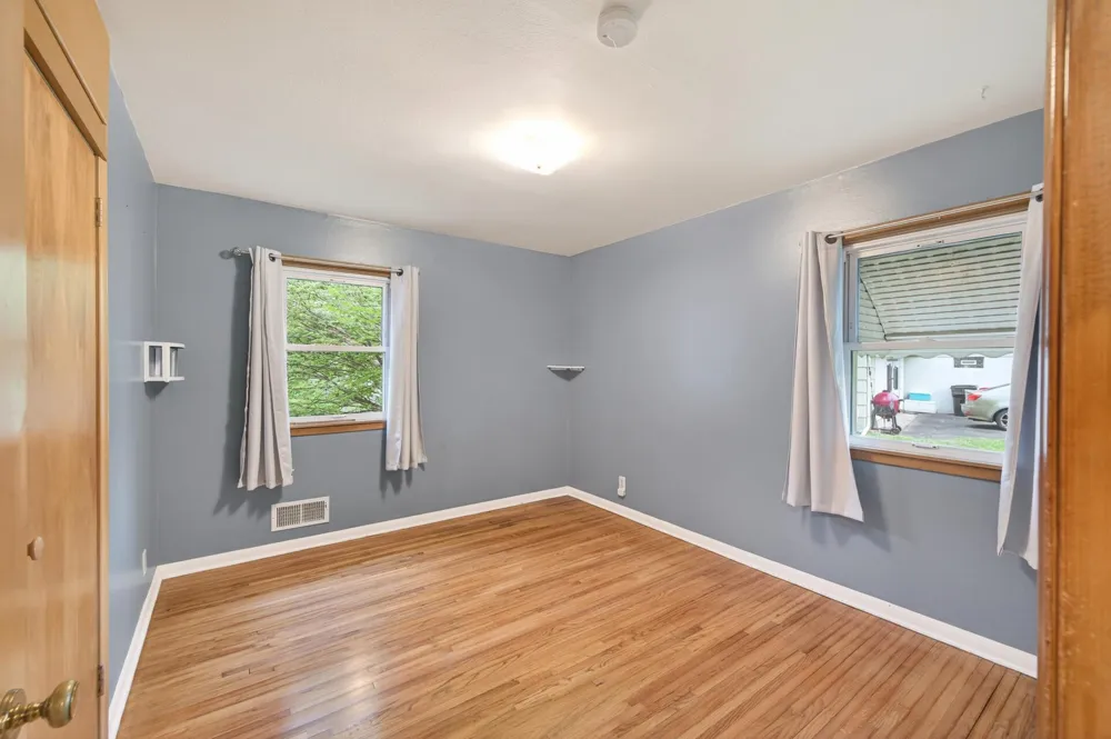 1283 Burke Avenue E Maplewood, MN 55109