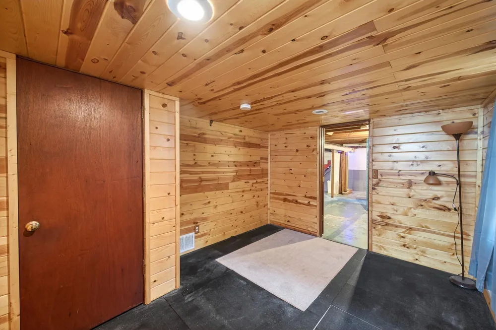 1283 Burke Avenue E Maplewood, MN 55109