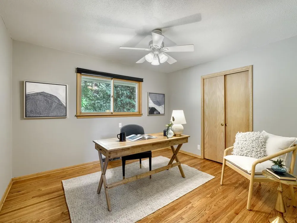 1801 Valley Curve Road Mendota Heights, MN 55118