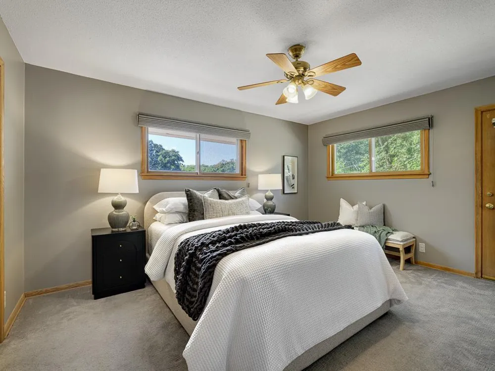1801 Valley Curve Road Mendota Heights, MN 55118