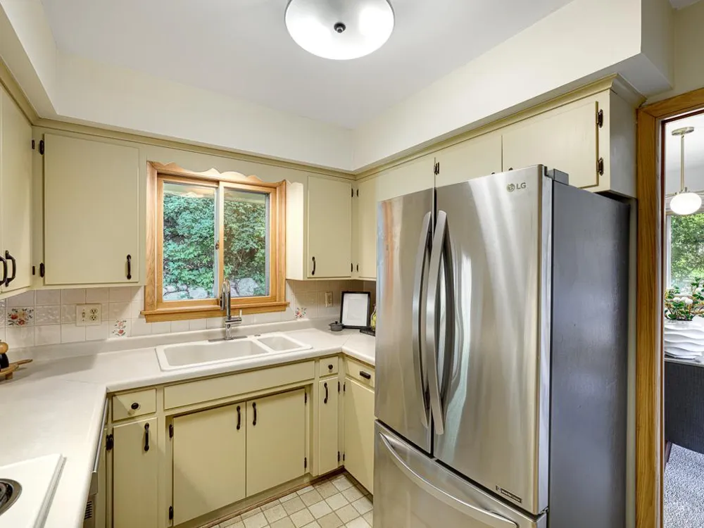 1801 Valley Curve Road Mendota Heights, MN 55118