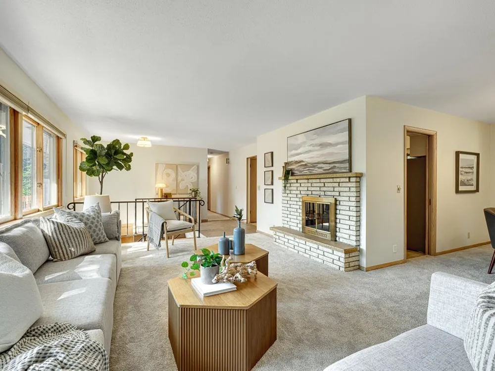 1801 Valley Curve Road Mendota Heights, MN 55118