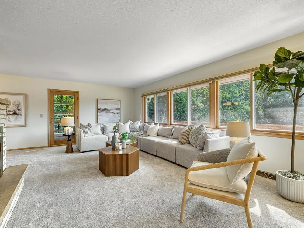 1801 Valley Curve Road Mendota Heights, MN 55118
