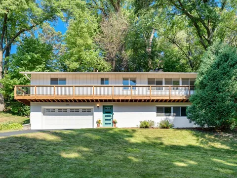 1801 Valley Curve Road