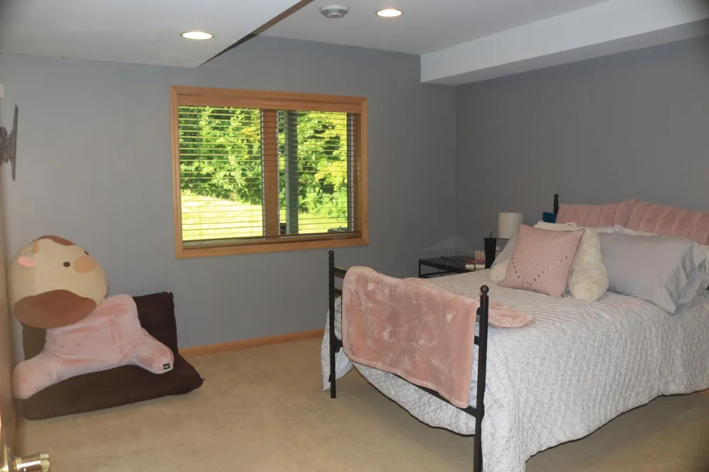 13904 Shoreside Court Savage, MN 55378