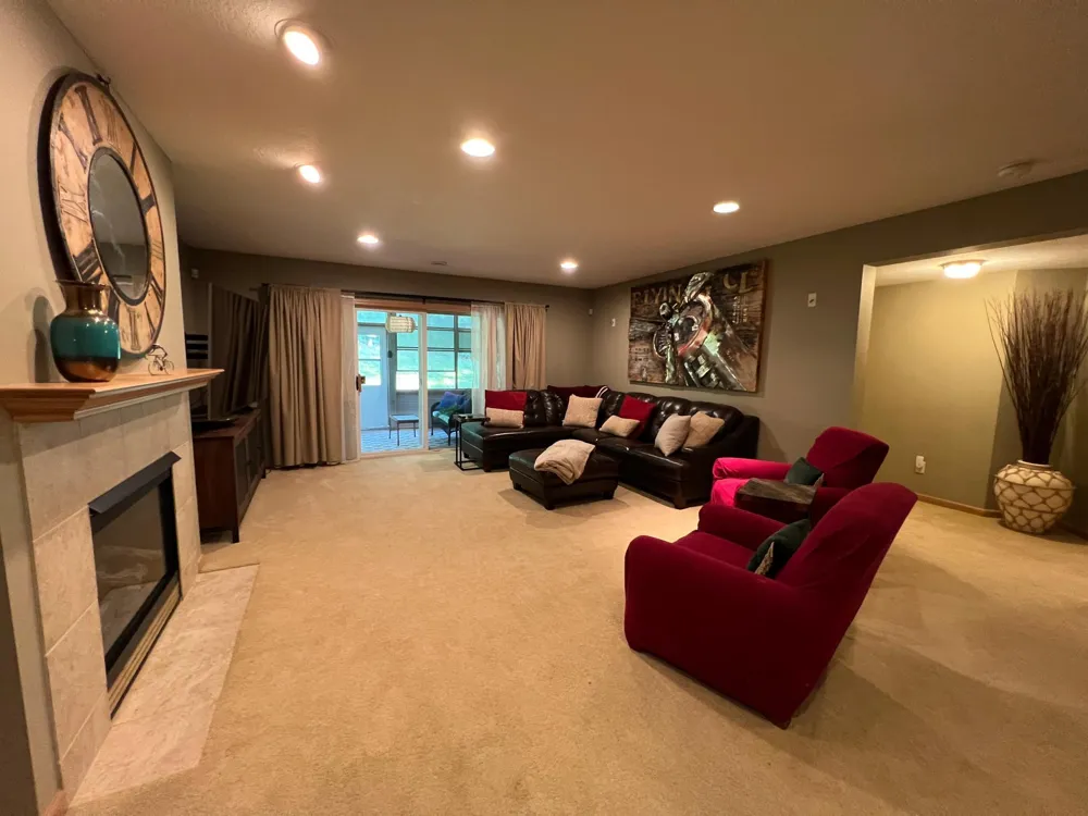 13904 Shoreside Court Savage, MN 55378
