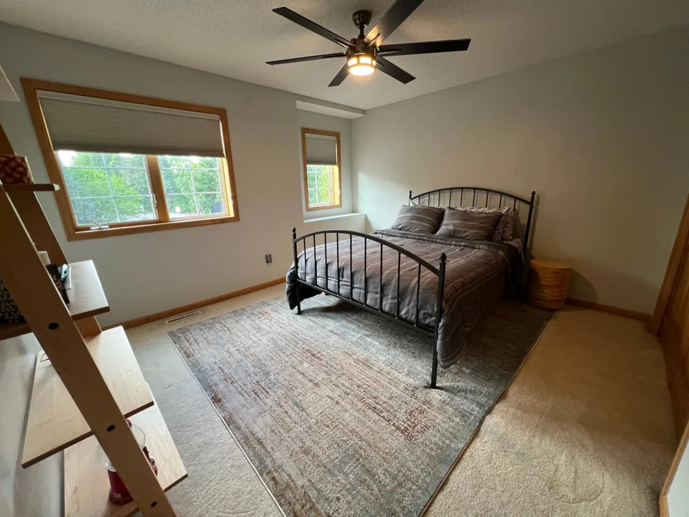13904 Shoreside Court Savage, MN 55378