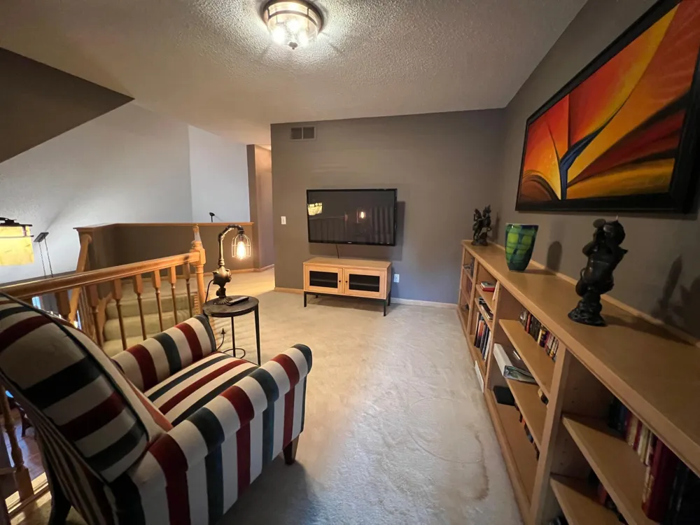 13904 Shoreside Court Savage, MN 55378
