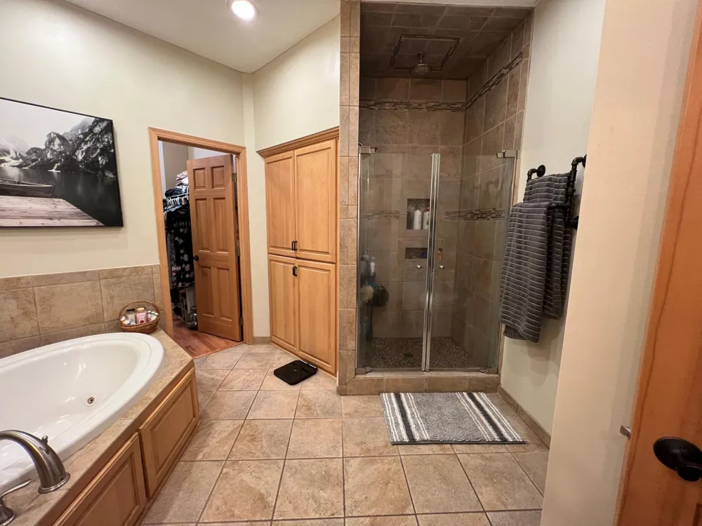 13904 Shoreside Court Savage, MN 55378