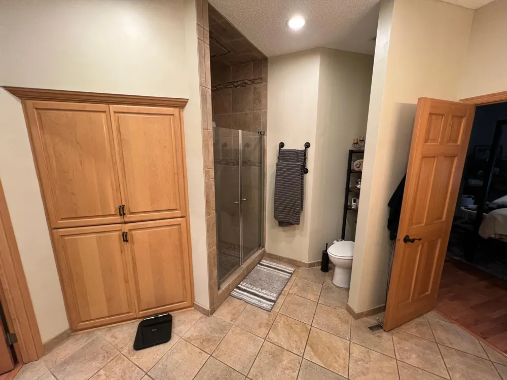 13904 Shoreside Court Savage, MN 55378