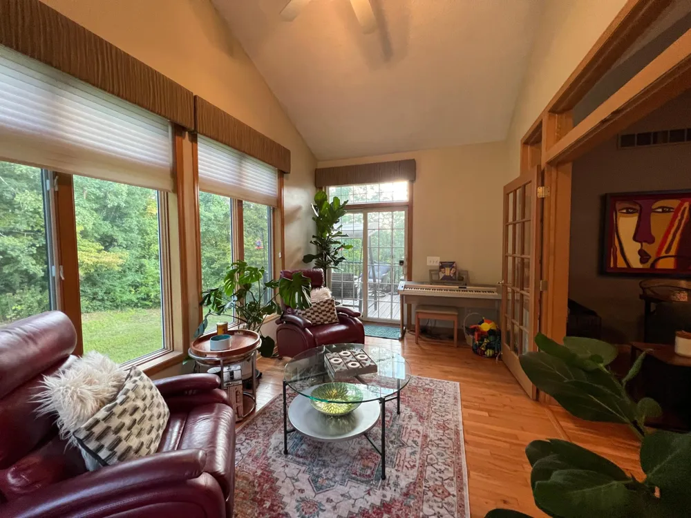 13904 Shoreside Court Savage, MN 55378