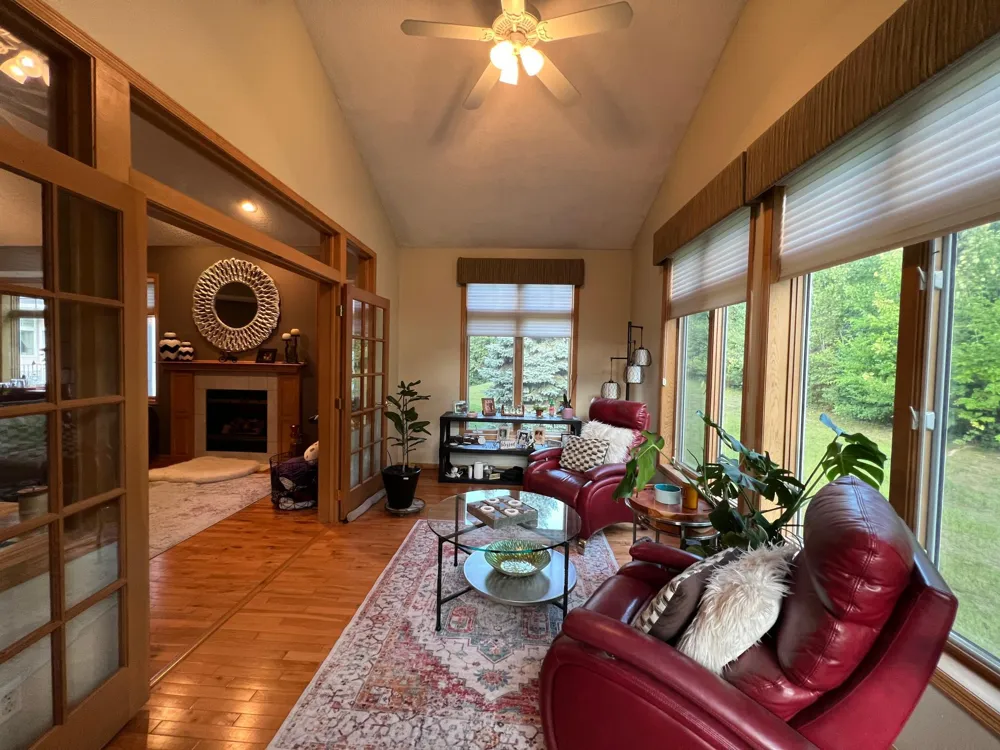 13904 Shoreside Court Savage, MN 55378