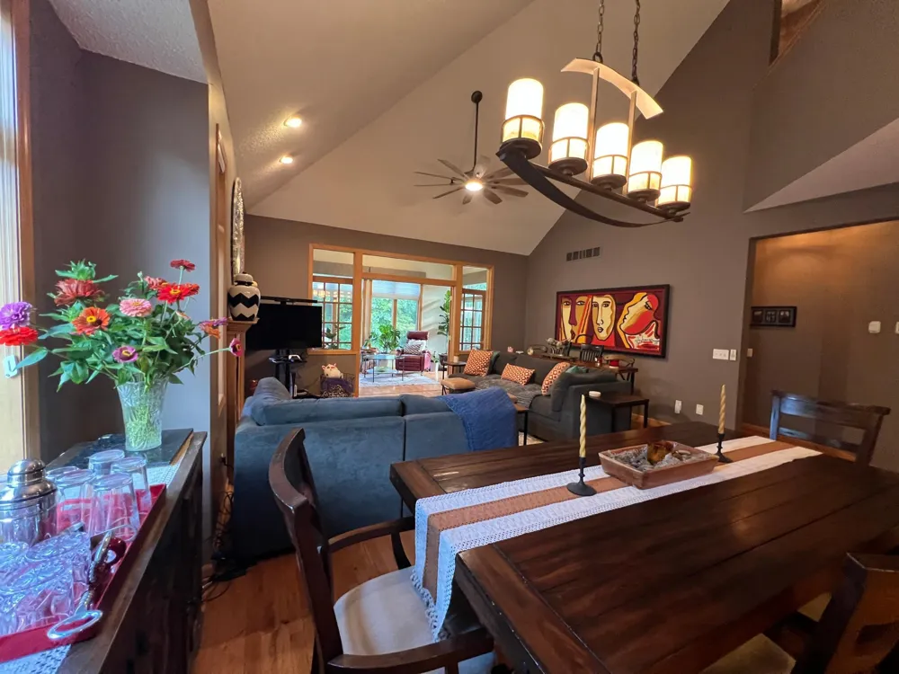 13904 Shoreside Court Savage, MN 55378