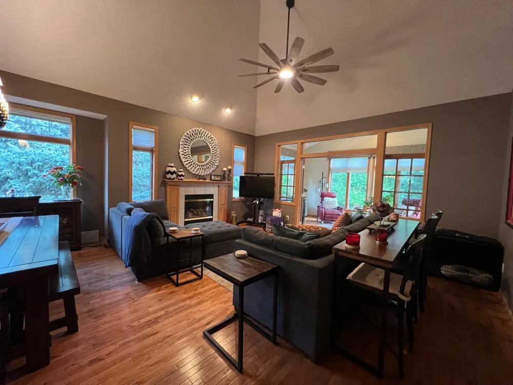 13904 Shoreside Court Savage, MN 55378