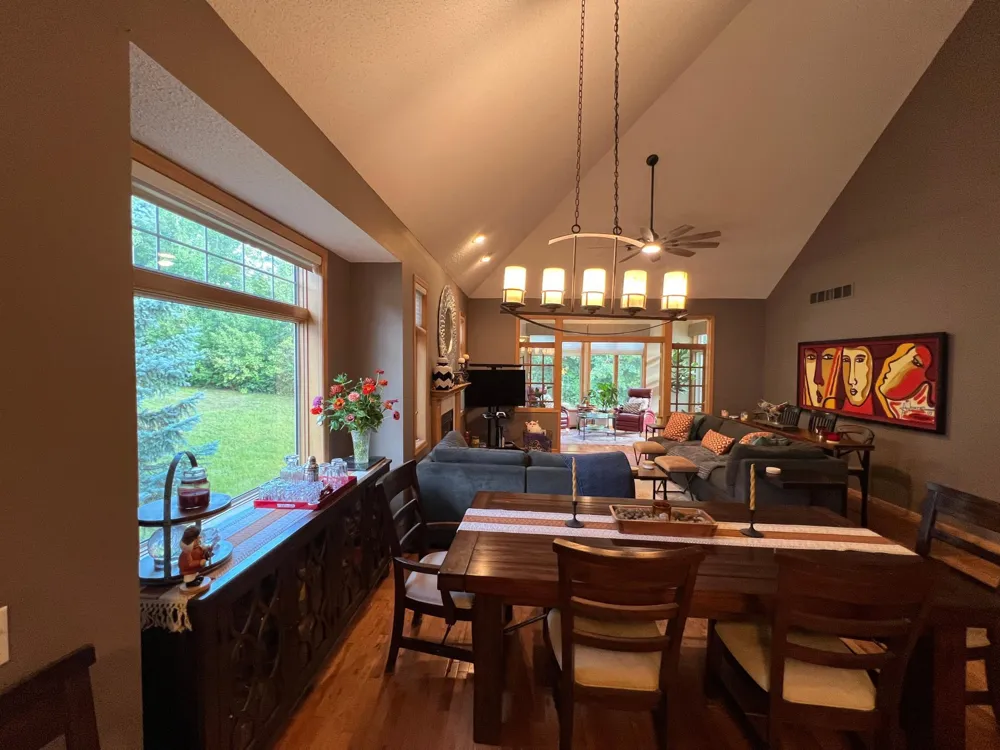 13904 Shoreside Court Savage, MN 55378