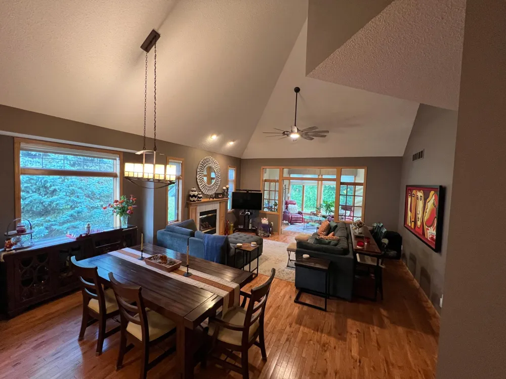 13904 Shoreside Court Savage, MN 55378