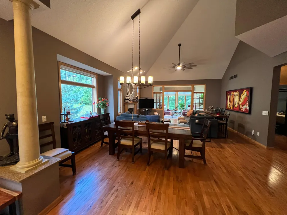 13904 Shoreside Court Savage, MN 55378