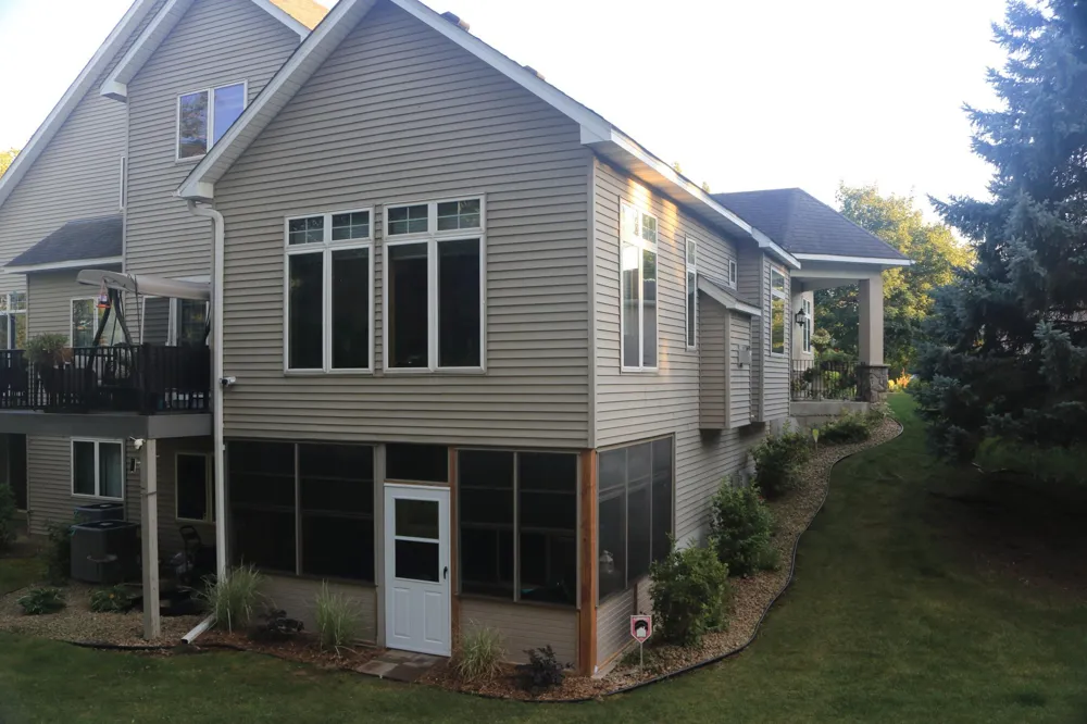 13904 Shoreside Court Savage, MN 55378