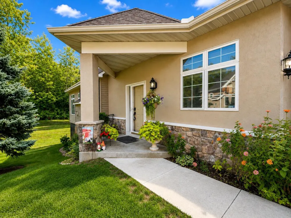 13904 Shoreside Court Savage, MN 55378