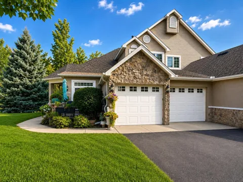 13904 Shoreside Court