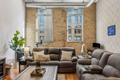 801 Washington Avenue #220